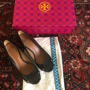 Tory Burch Wedge Shoes Sz 7.5